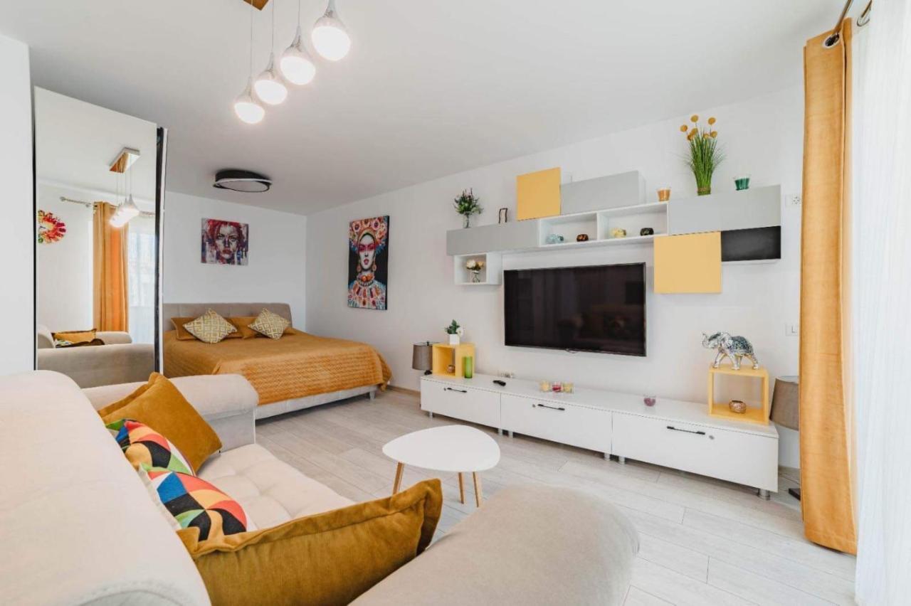 Masterpiece Studio- Free Parking, Wi-Fi, Netflix บราชอฟ ภายนอก รูปภาพ