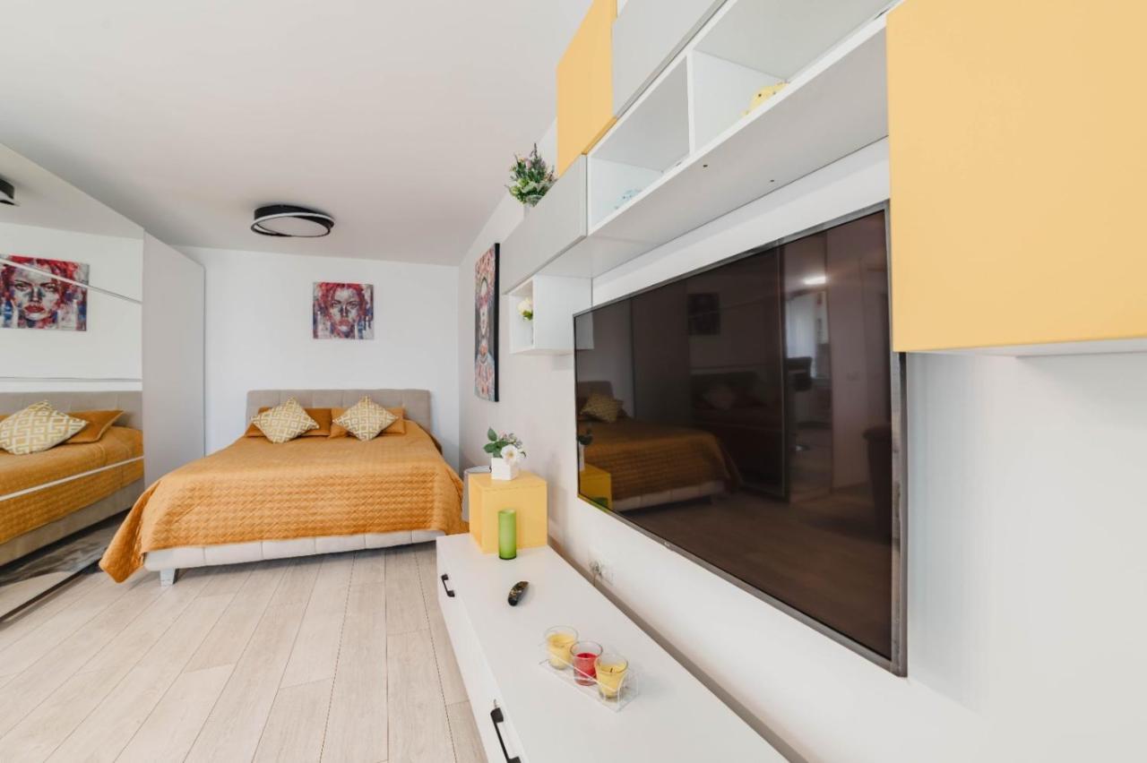 Masterpiece Studio- Free Parking, Wi-Fi, Netflix บราชอฟ ภายนอก รูปภาพ